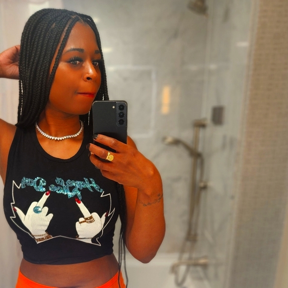 Meet your Posher, Janique 3/14 Pisces ♓️ 💕 Girl br🦄💕 Run the world 🦄🦄🦄 - Picture 16 of 17